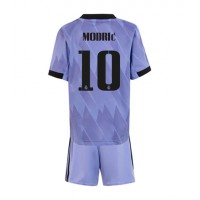 Real Madrid Luka Modric #10 Fotballklær Bortedraktsett Barn 2022-23 Kortermet (+ korte bukser)